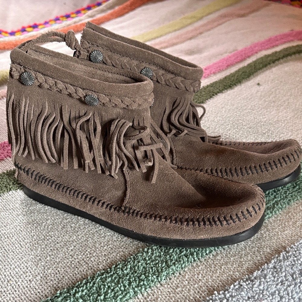 Minnetonka Brown Fringe Moccasins
